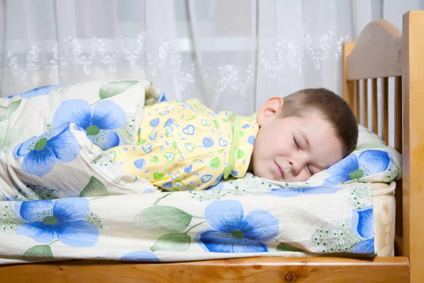 Kid dreams of sweet dreams, and fairy worlds