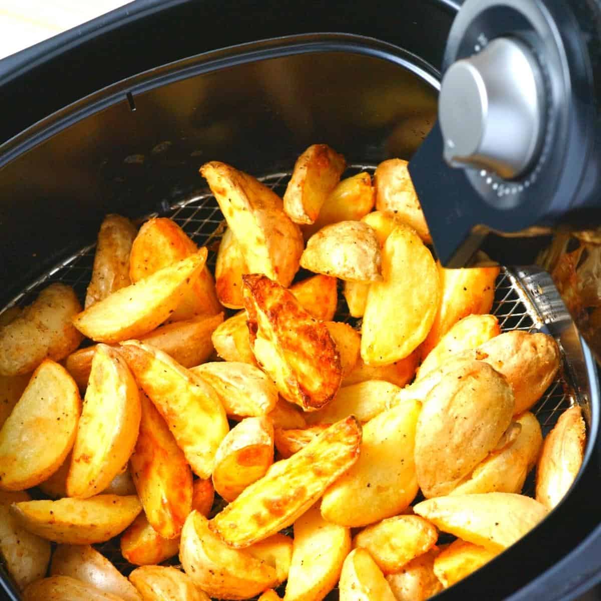 an air fryer of chips