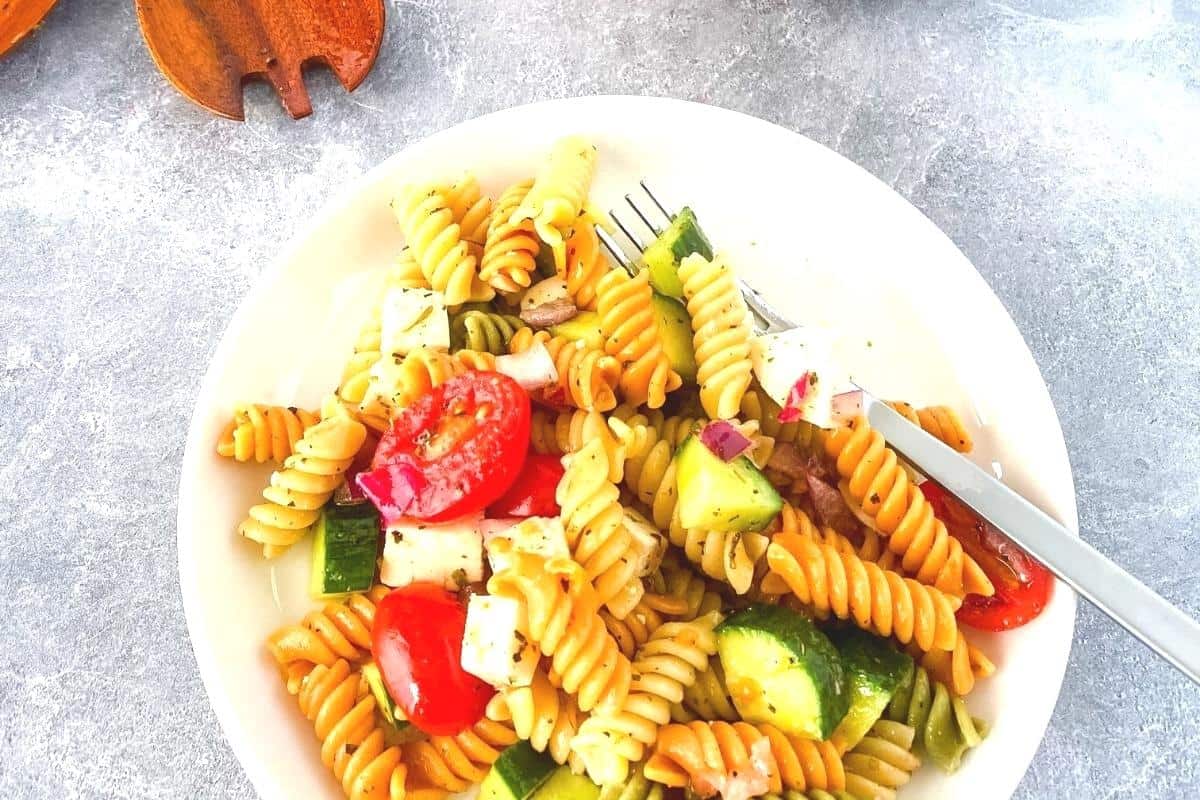 Tomato and mozzarella pasta salad