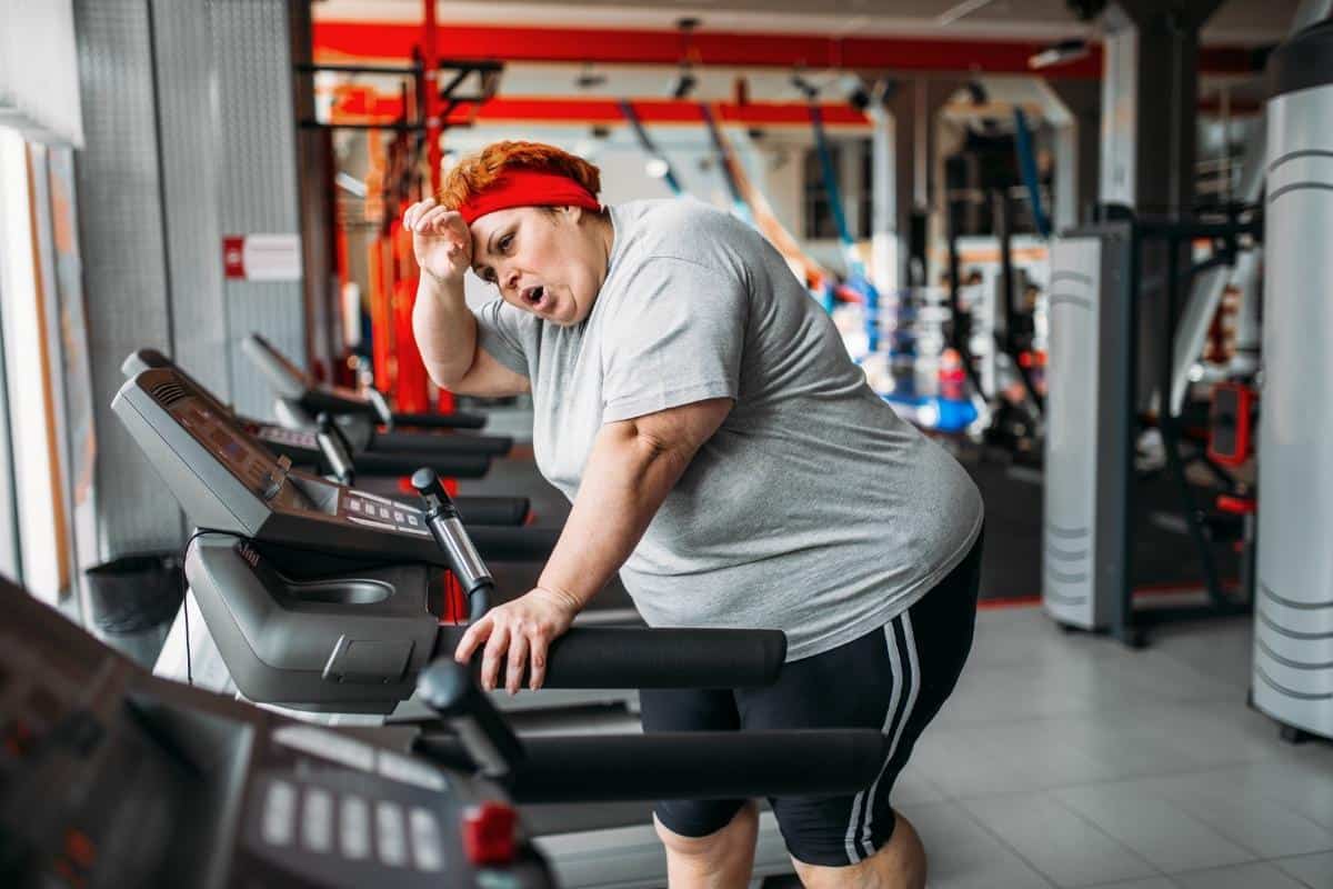 lady on treadmill for larger person