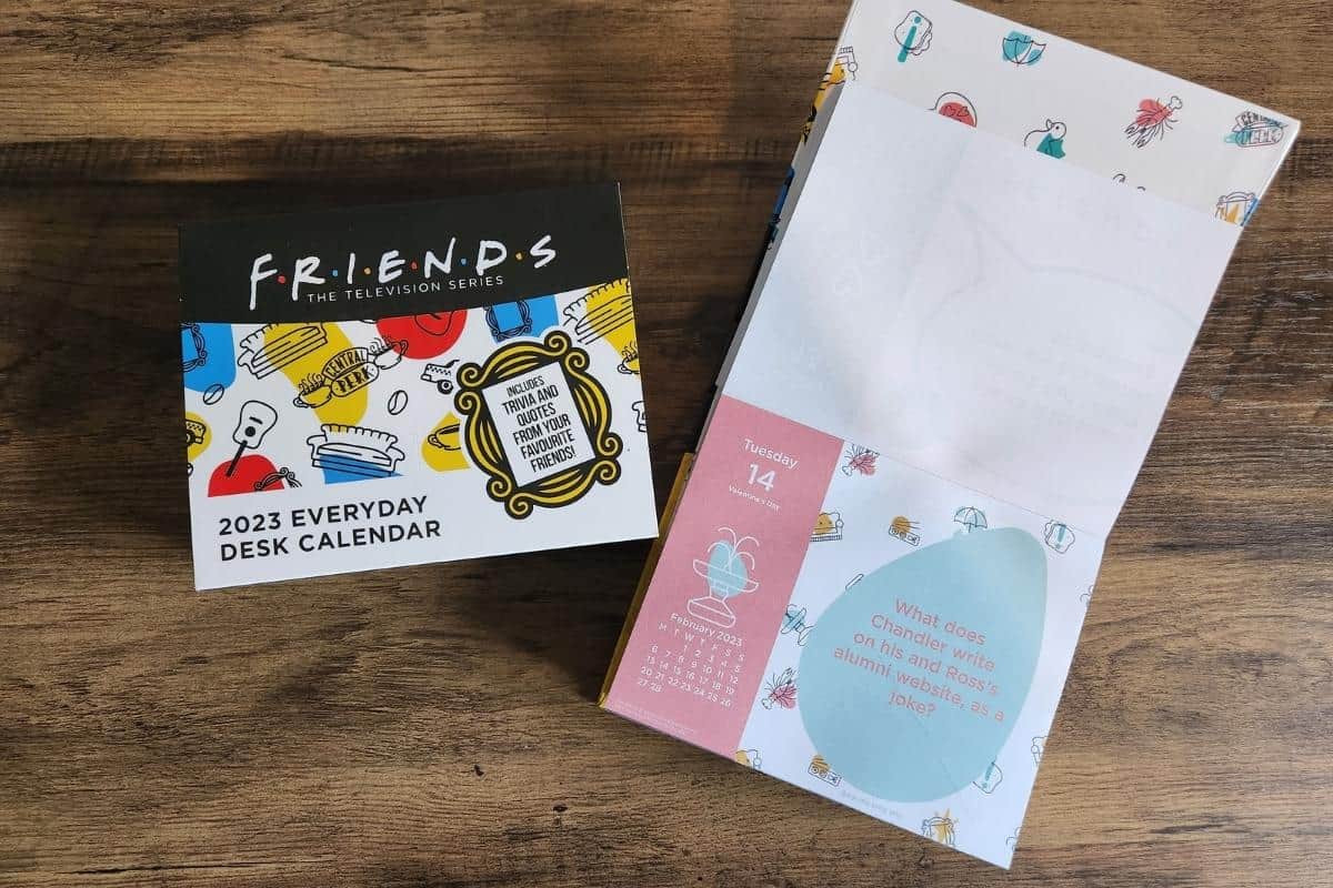 Friends desk calendar