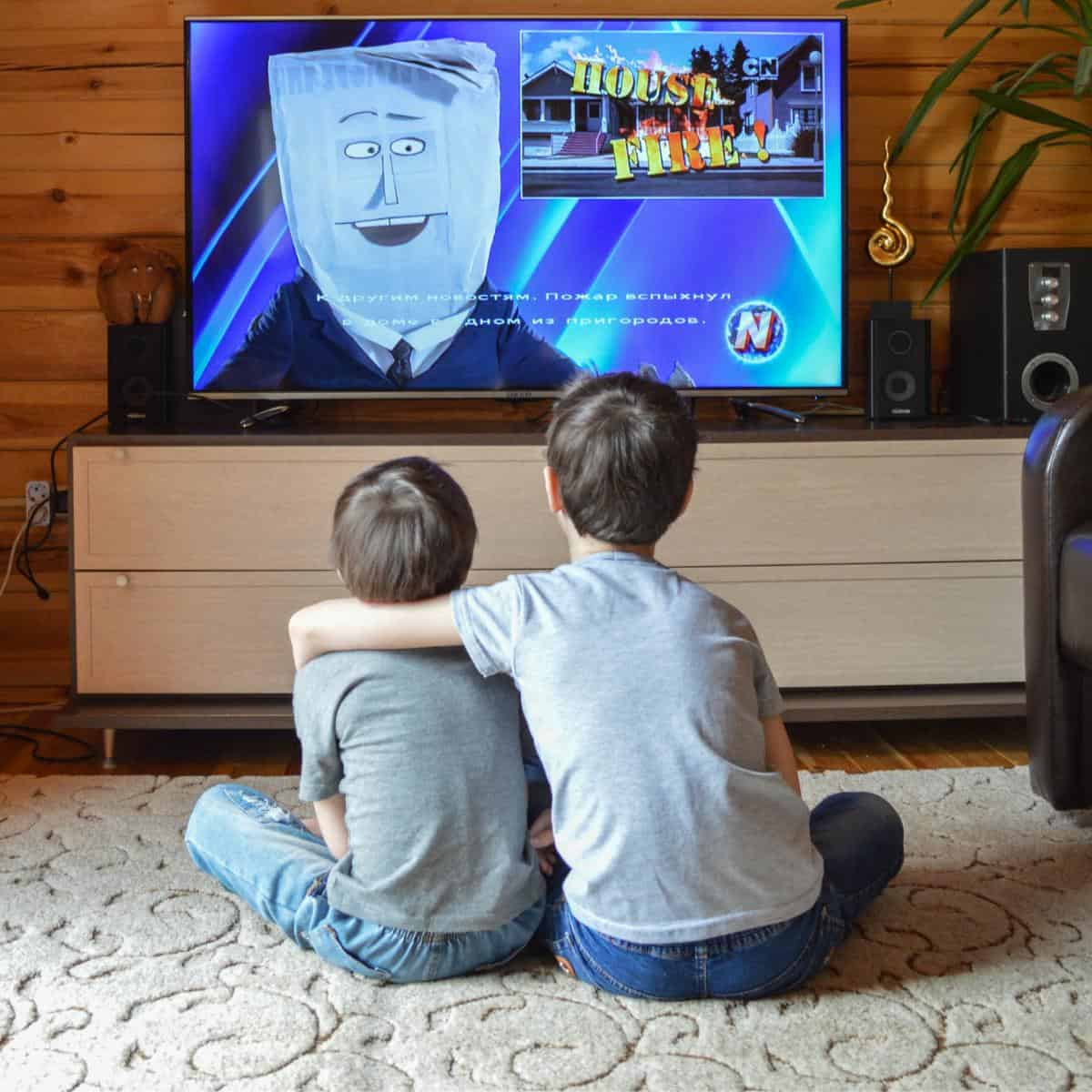 Should autistic kids have a tv in their bedroom