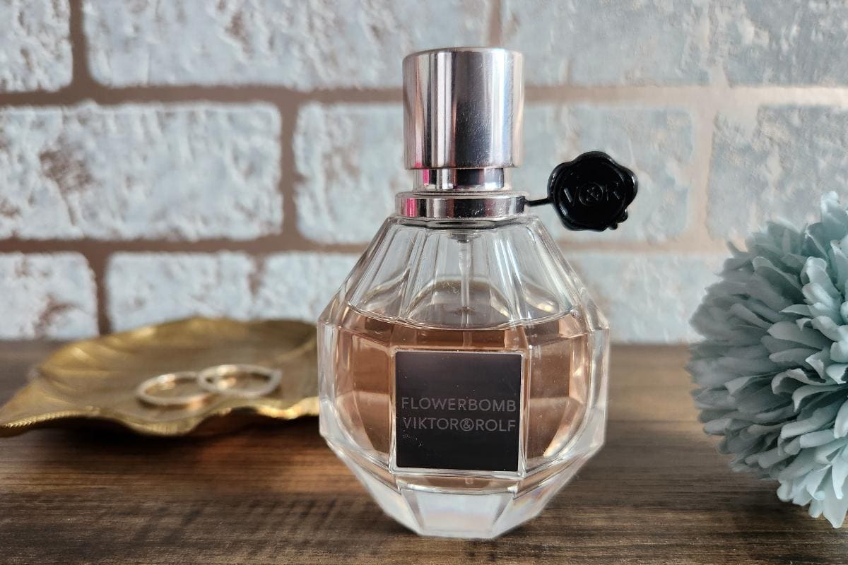 Flowerbomb perfume bottle